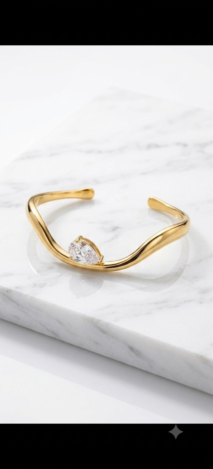 Pear-Cut Solitaire Wavy Cuff